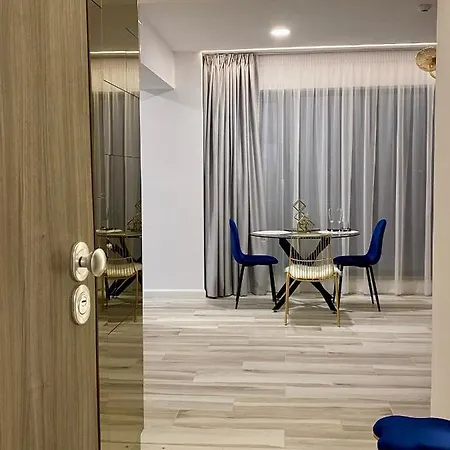 Golden Vibes In Bel Air * 马马亚