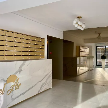 Golden Vibes In Bel Air