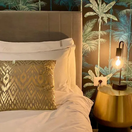 Golden Vibes In Bel Air Lägenhet *