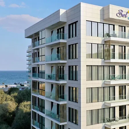 Golden Vibes In Bel Air Mamaia