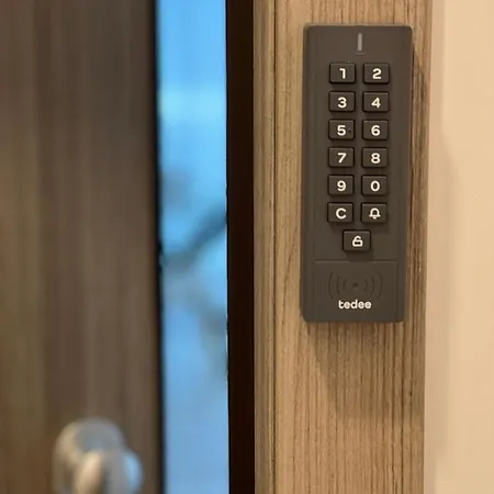 Golden Vibes In Bel Air Апартаменты *