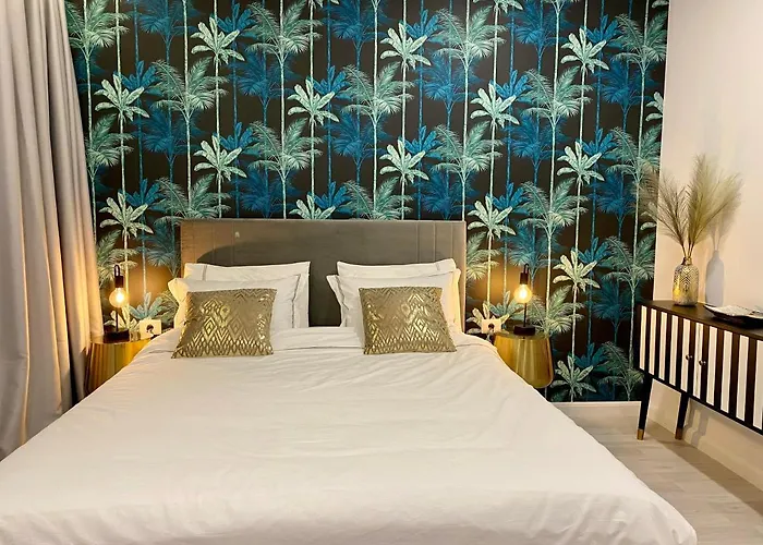 Golden Vibes In Bel Air *