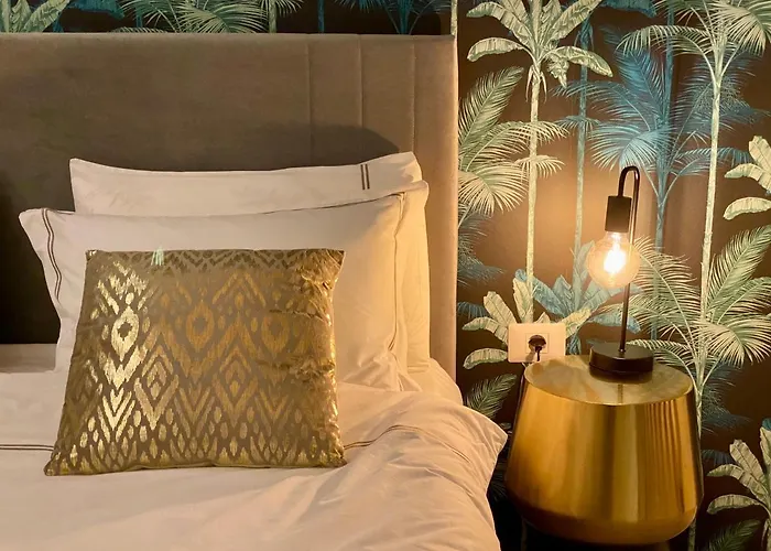 Golden Vibes In Bel Air Daire *